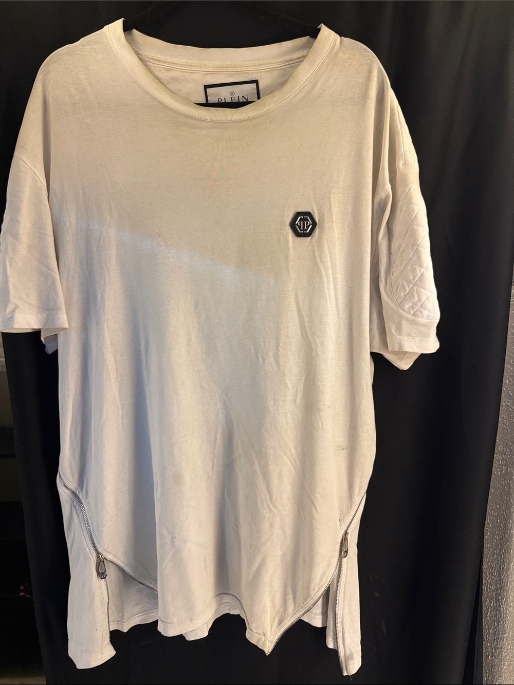 Philipp Plein Off-White Short Sleeve Tee with Hexagon Logo and Hem Zippers